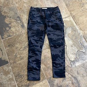 Women’s Levi Black Camo Skinny Jeans